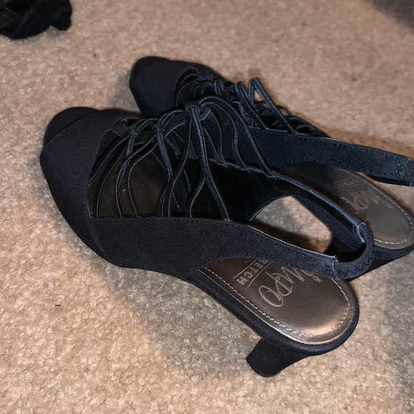 Black heels - Picture 3 of 3